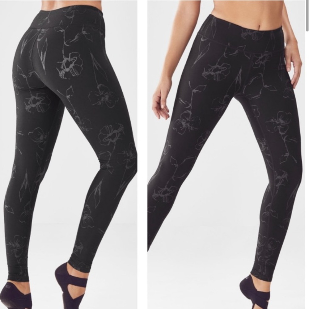 7/8 Fabletics Floral Pattern Leggings - image 1
